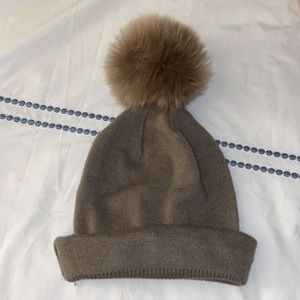 Cashmere kyi kyi Canada Pom Pom hat